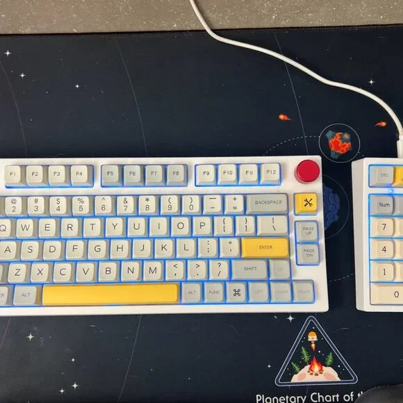 EPOMAKER TH80 Mechanical Keyboard Set with Matching Keypad - Picture 4 of 4